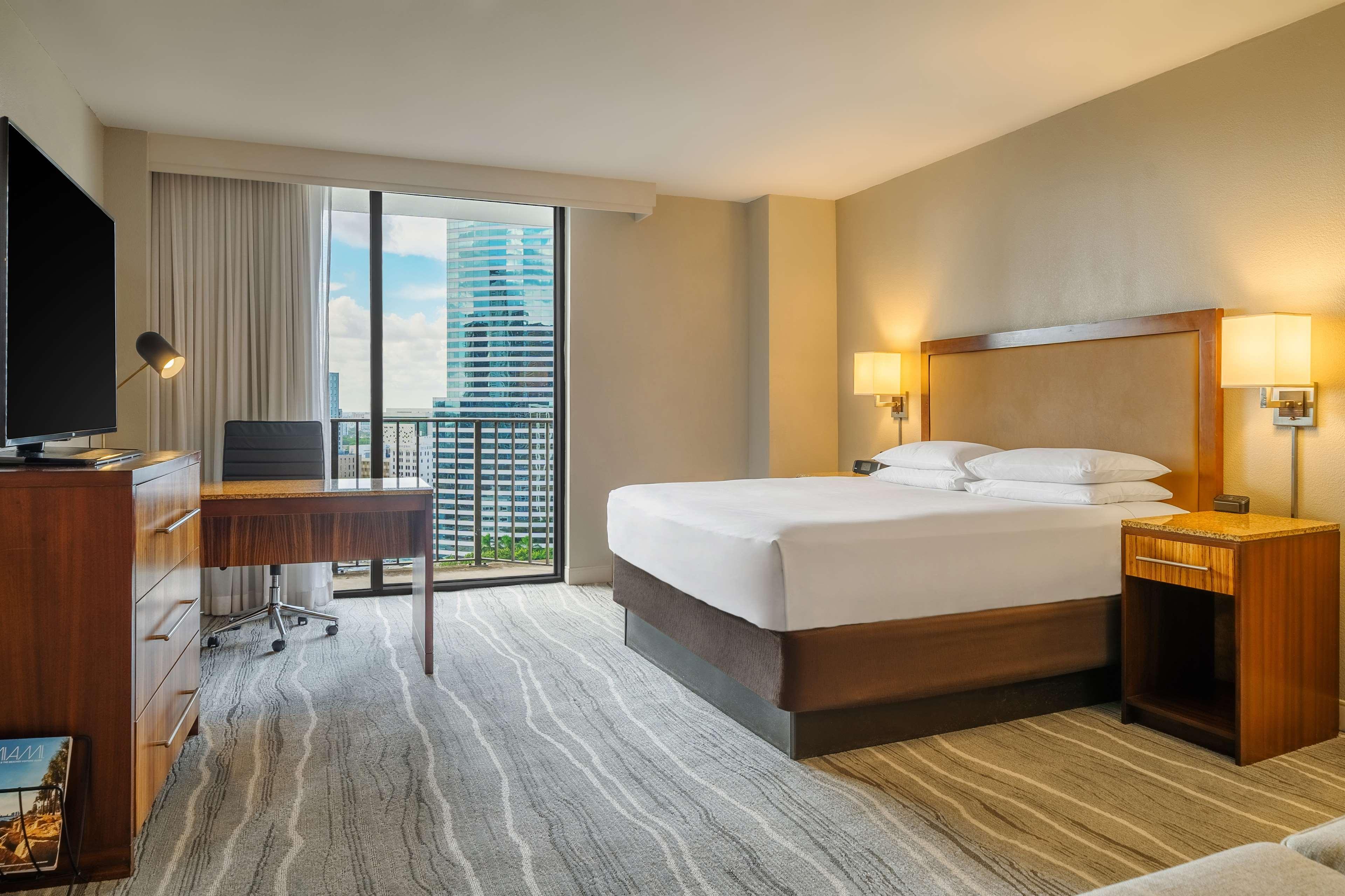 Hyatt Regency Miami Hotel Exterior photo