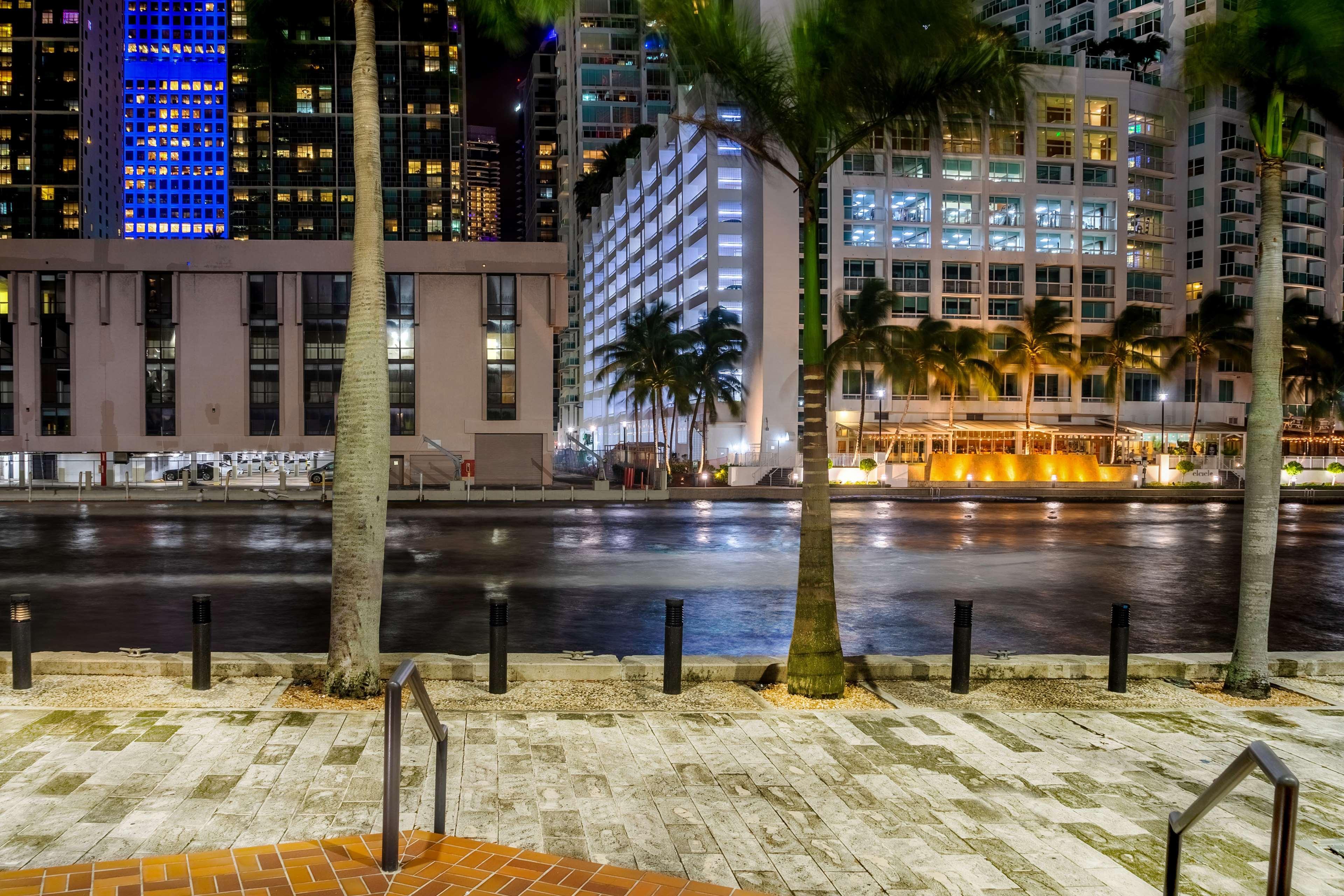 Hyatt Regency Miami Hotel Exterior photo