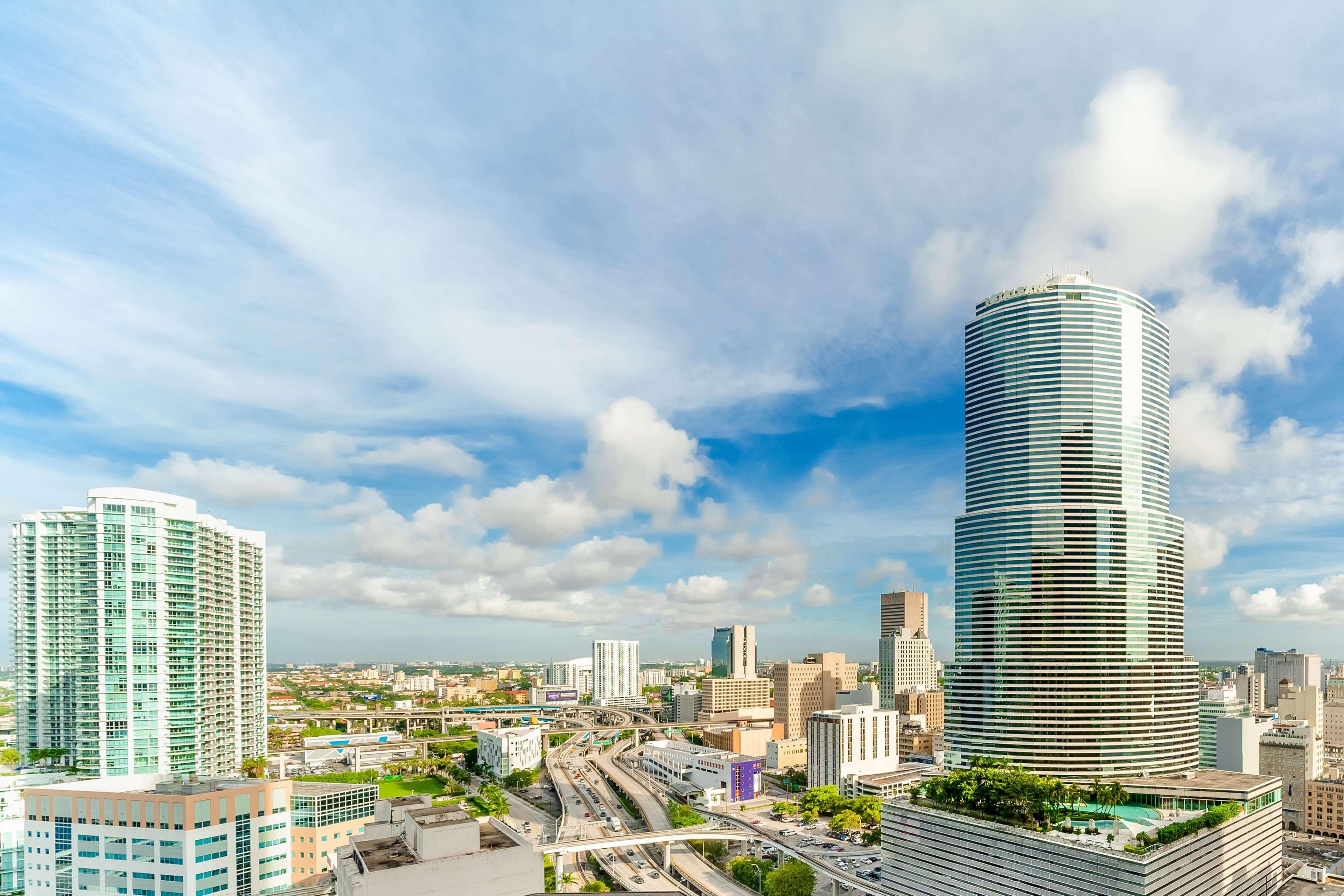 Hyatt Regency Miami Hotel Exterior photo