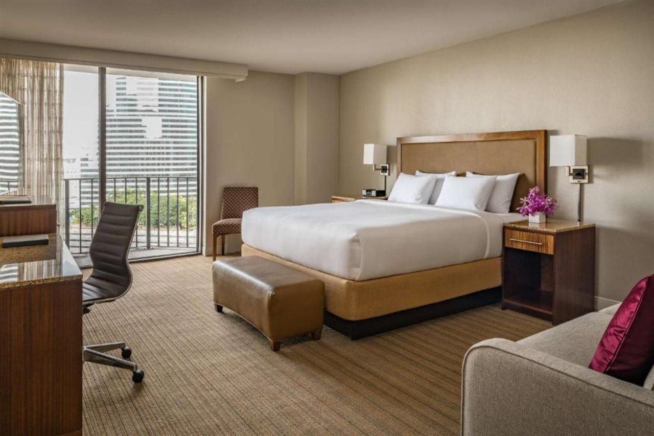 Hyatt Regency Miami Hotel Exterior photo